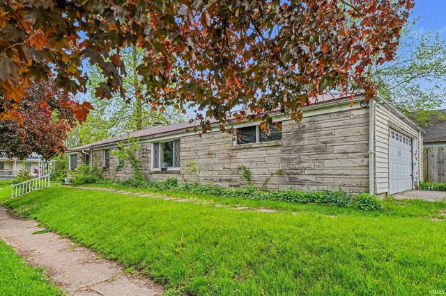 2520 Wall Street, South Bend, IN 46615