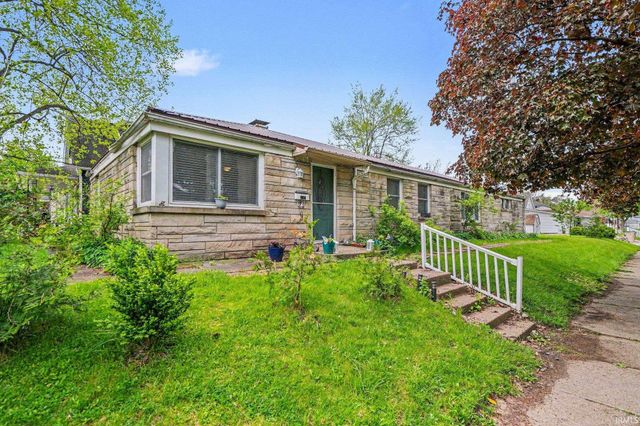2520 Wall Street, South Bend, IN 46615