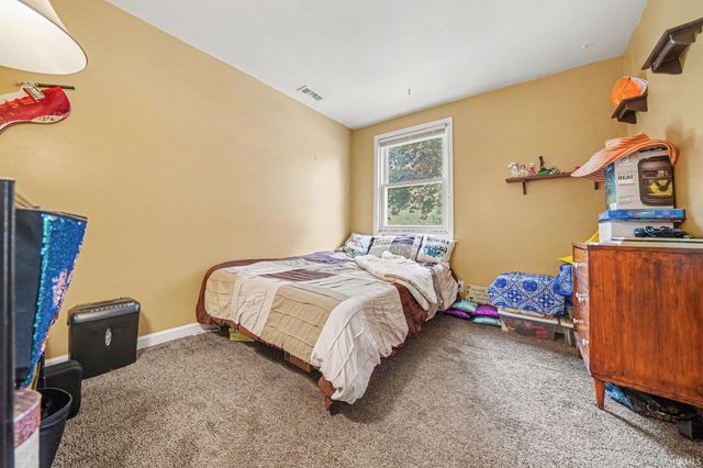 2520 Wall Street, South Bend, IN 46615