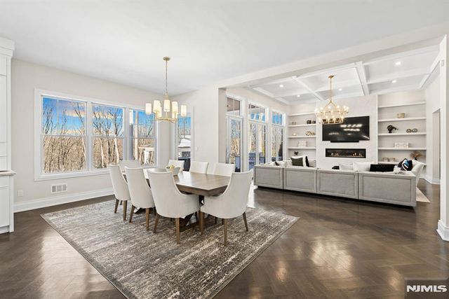 396 Knollwood Road, Ridgewood, NJ 07450