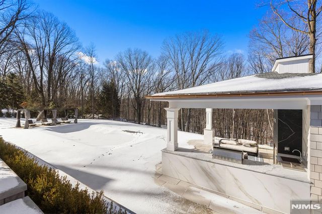 396 Knollwood Road, Ridgewood, NJ 07450