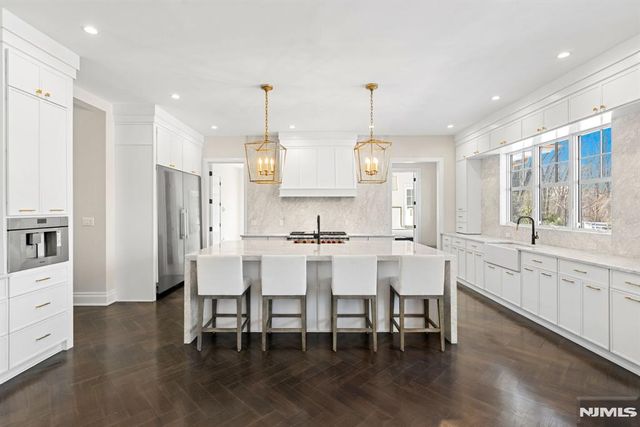 396 Knollwood Road, Ridgewood, NJ 07450