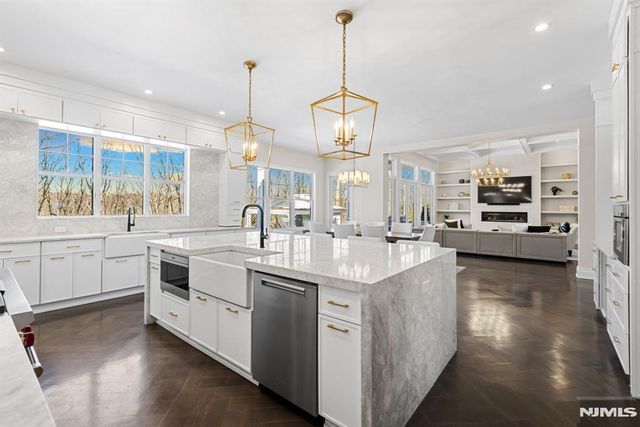 396 Knollwood Road, Ridgewood, NJ 07450