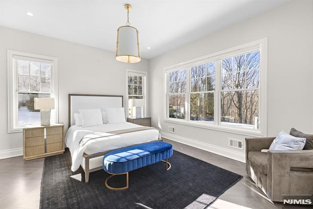 396 Knollwood Road, Ridgewood, NJ 07450