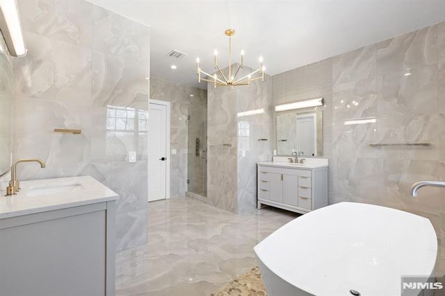 396 Knollwood Road, Ridgewood, NJ 07450