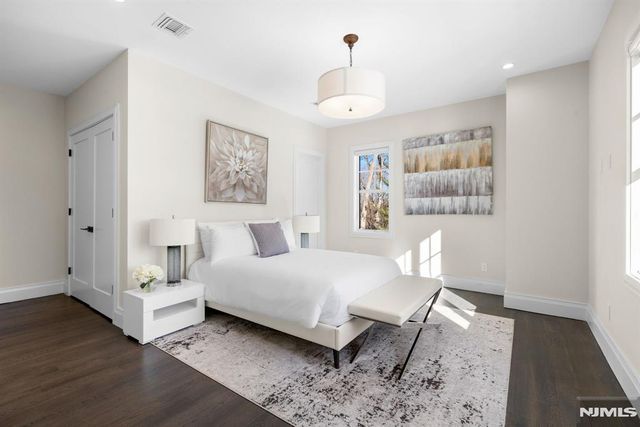 396 Knollwood Road, Ridgewood, NJ 07450