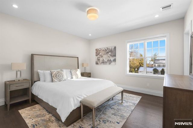 396 Knollwood Road, Ridgewood, NJ 07450