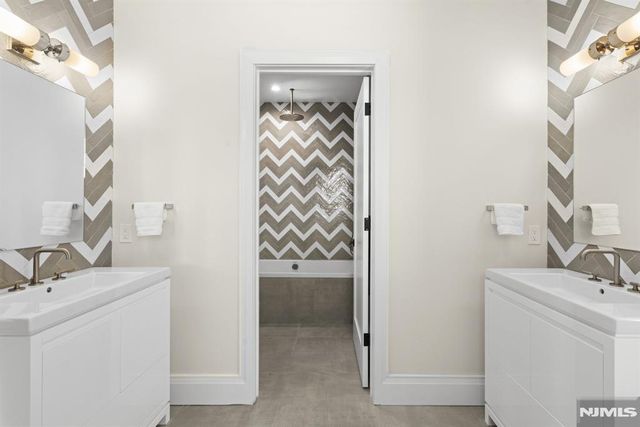 396 Knollwood Road, Ridgewood, NJ 07450