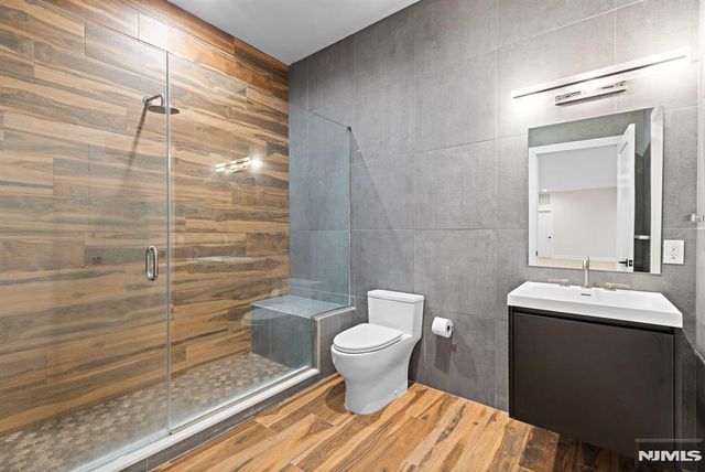 396 Knollwood Road, Ridgewood, NJ 07450