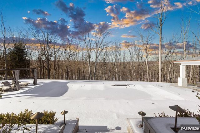 396 Knollwood Road, Ridgewood, NJ 07450