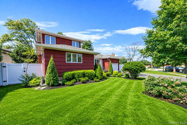 9 Stuart Drive, Syosset, NY 11791
