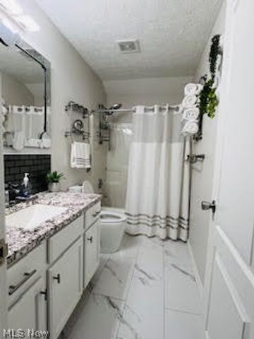 179 Herrmann Drive, Avon Lake, OH 44012