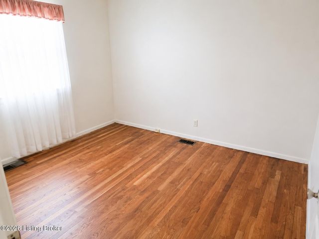 1417 N English Station Rd, Louisville, KY 40223