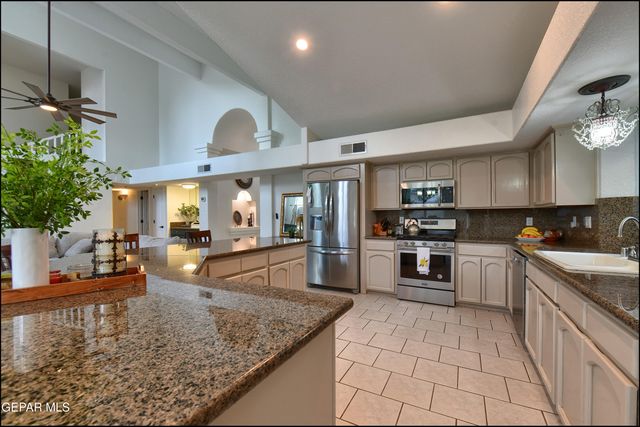 6525 ROYAL RIDGE Drive, El Paso, TX 79912