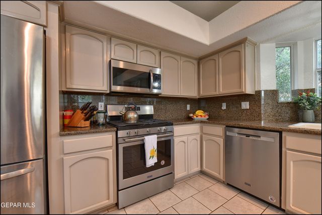 6525 ROYAL RIDGE Drive, El Paso, TX 79912