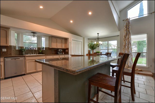 6525 ROYAL RIDGE Drive, El Paso, TX 79912