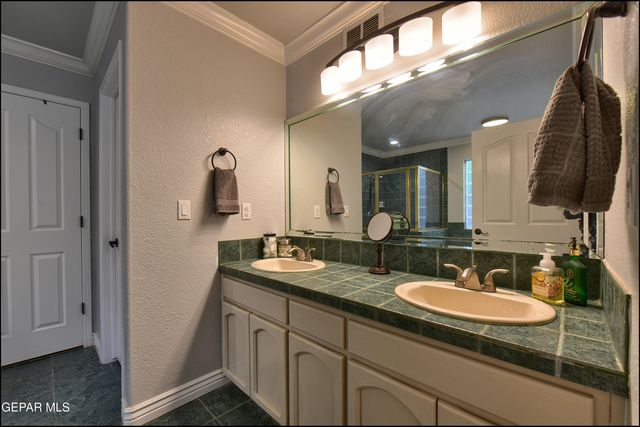 6525 ROYAL RIDGE Drive, El Paso, TX 79912