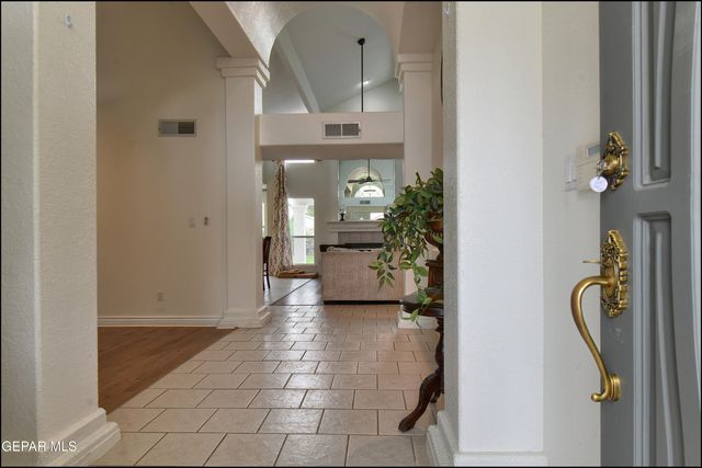 6525 ROYAL RIDGE Drive, El Paso, TX 79912