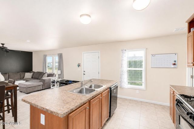 7810 W PEORIA Avenue 121, Peoria, AZ 85345