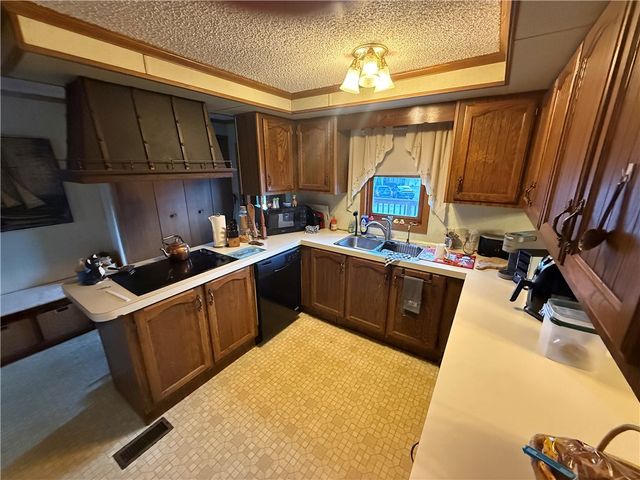 20 Lane C, Coventry, RI 02816