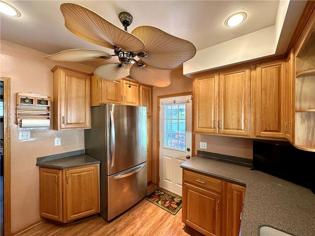 205 E Sheridan Ave, New Castle, PA 16105