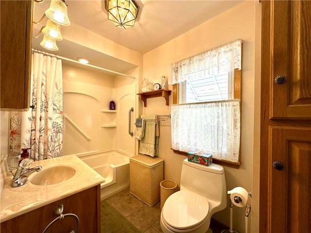 205 E Sheridan Ave, New Castle, PA 16105