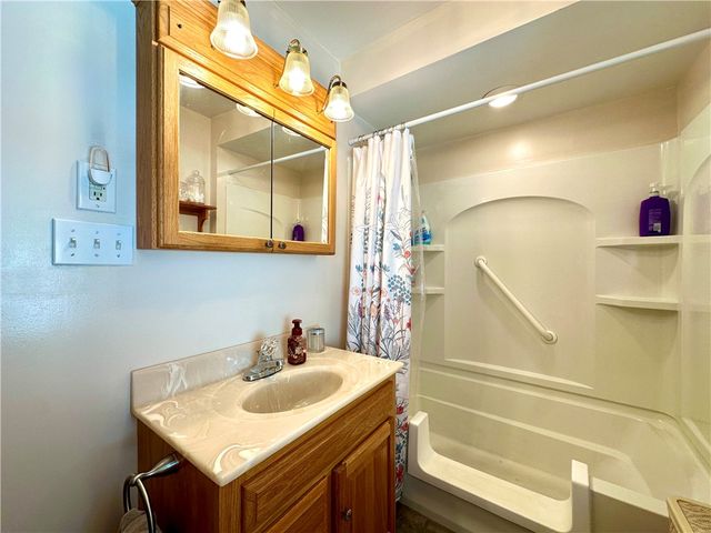 205 E Sheridan Ave, New Castle, PA 16105