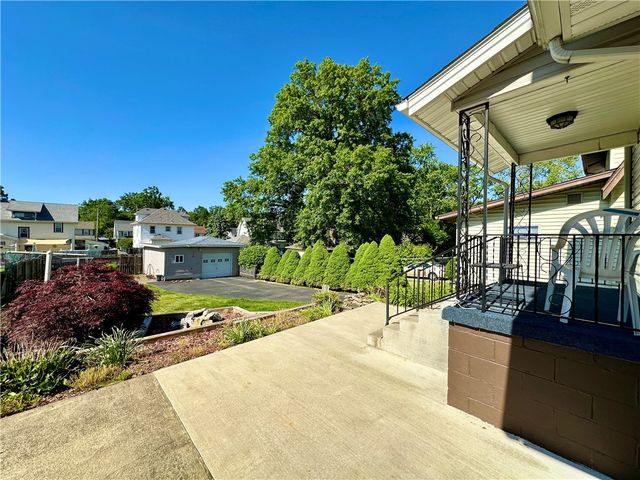 205 E Sheridan Ave, New Castle, PA 16105