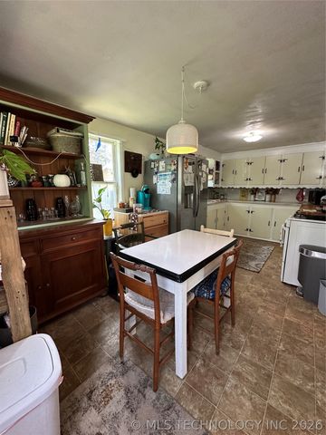 78332 S 4760 Road, Stilwell, OK 74960