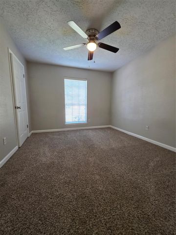 17602 Heritage Bay Drive, Webster, TX 77598