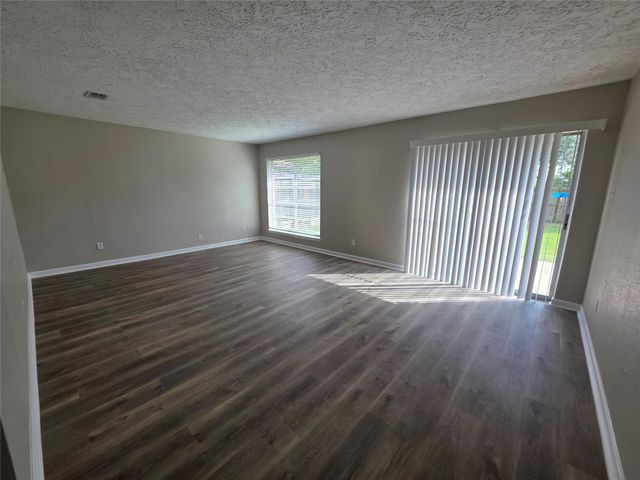 17602 Heritage Bay Drive, Webster, TX 77598