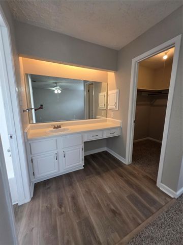 17602 Heritage Bay Drive, Webster, TX 77598