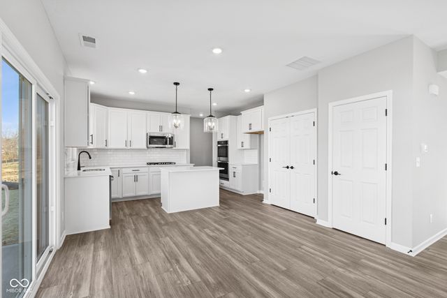 4246 Hayden Valley Drive, Bargersville, IN 46106