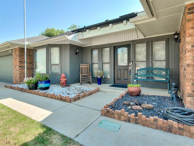 3100 N Meadowood Drive, Midwest City, OK 73110