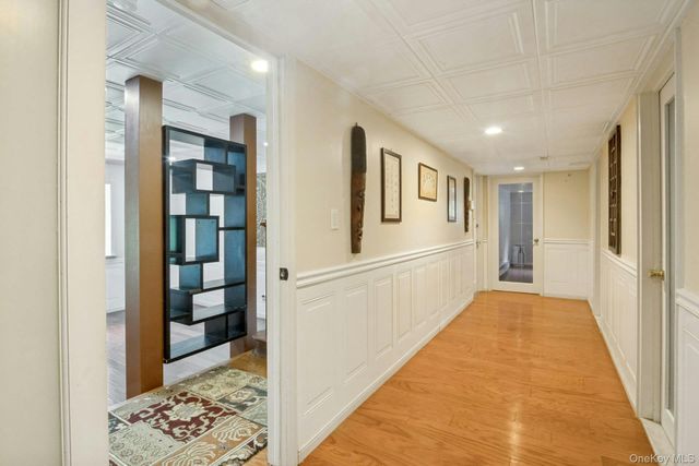 12 Warnke Lane, Scarsdale, NY 10583