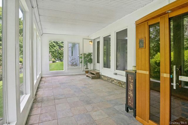 12 Warnke Lane, Scarsdale, NY 10583