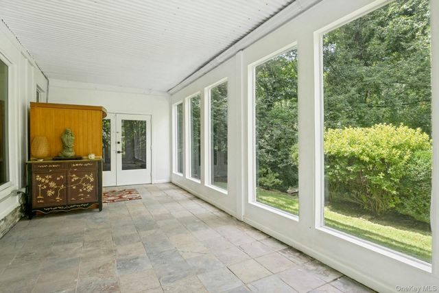 12 Warnke Lane, Scarsdale, NY 10583
