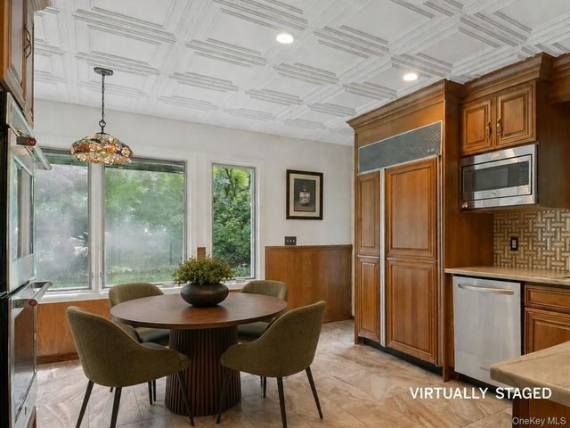 12 Warnke Lane, Scarsdale, NY 10583