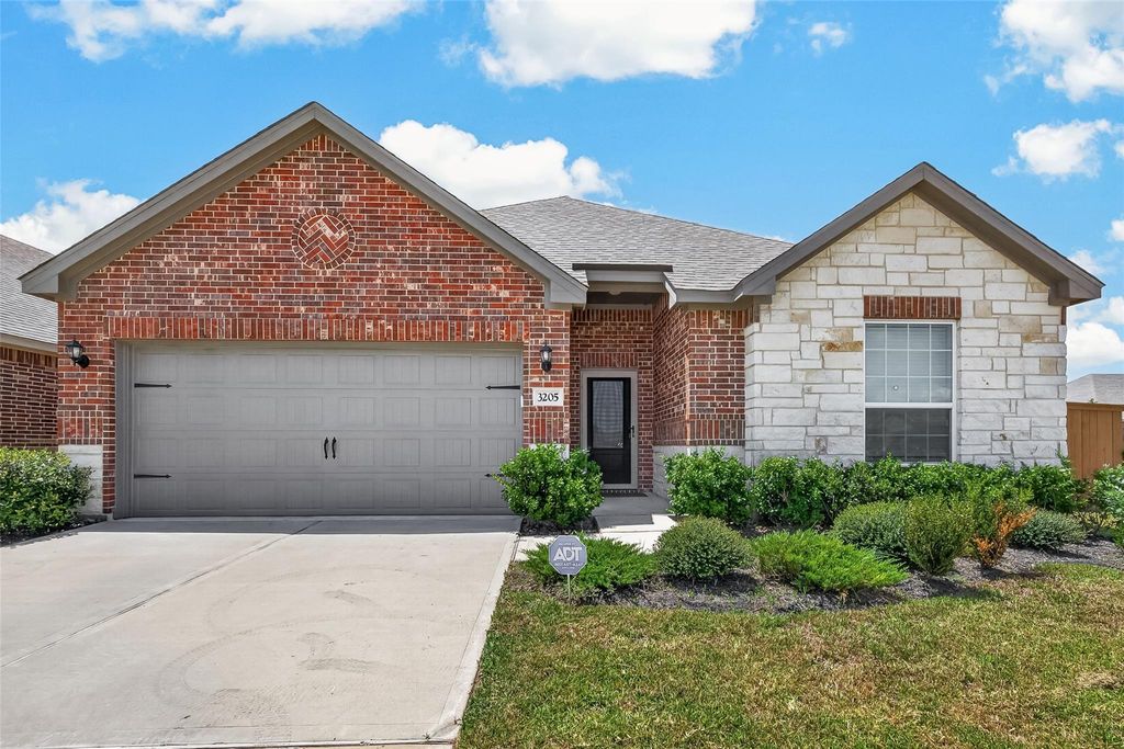 3205 Foresail Lane, Santa Fe, TX 77510
