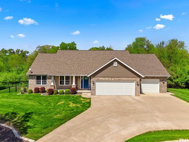 4 VALLEY HIGH Drive, Pekin, IL 61554