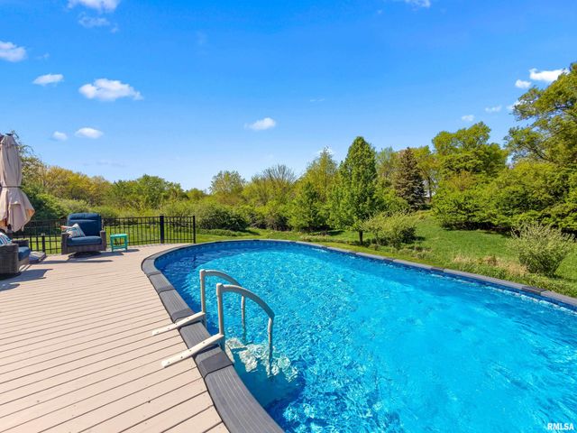 4 VALLEY HIGH Drive, Pekin, IL 61554