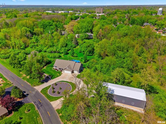 4 VALLEY HIGH Drive, Pekin, IL 61554