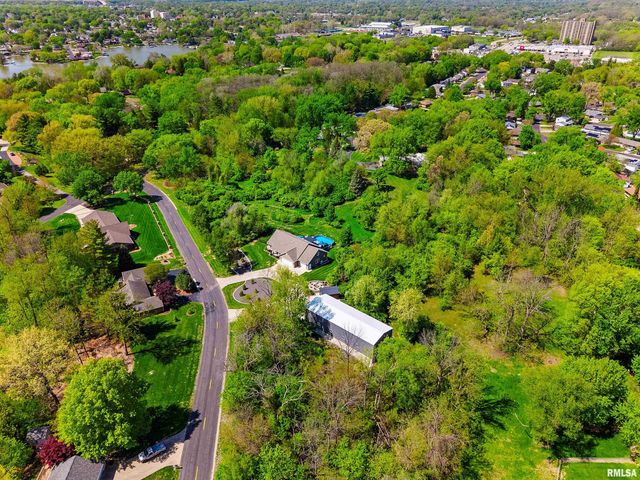 4 VALLEY HIGH Drive, Pekin, IL 61554