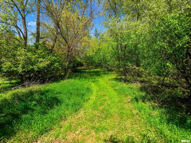 4 VALLEY HIGH Drive, Pekin, IL 61554