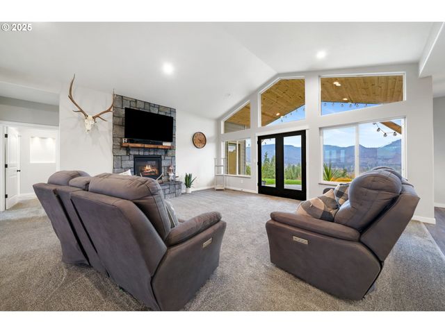 78714 BRYSON SEARS Rd, Cottage Grove, OR 97424