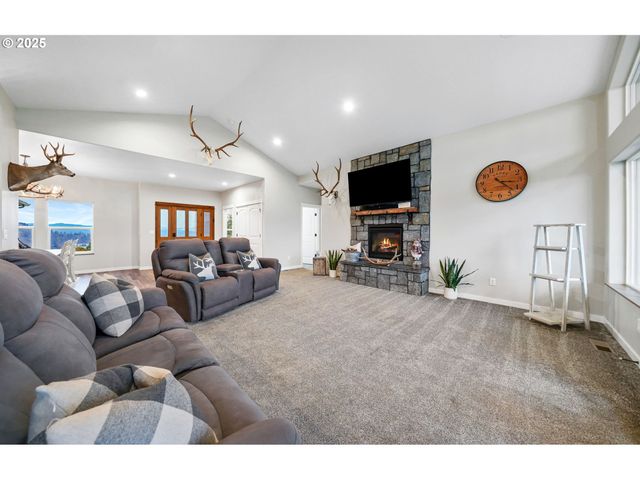 78714 BRYSON SEARS Rd, Cottage Grove, OR 97424