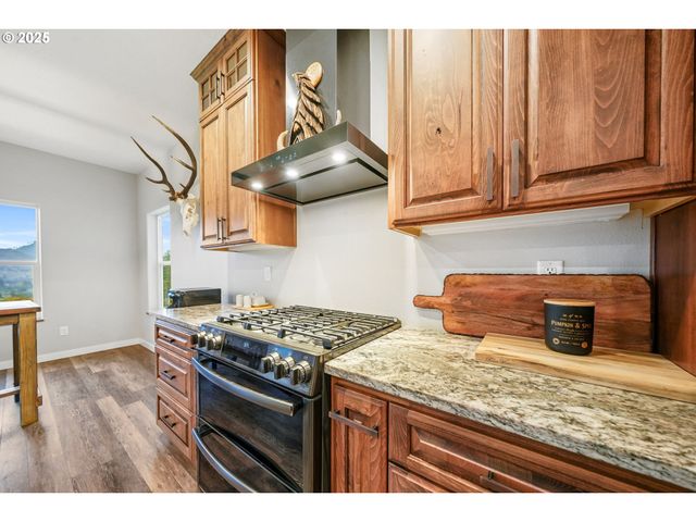 78714 BRYSON SEARS Rd, Cottage Grove, OR 97424