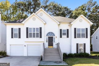 130 Harbour Lake Drive, Fayetteville, GA 30215