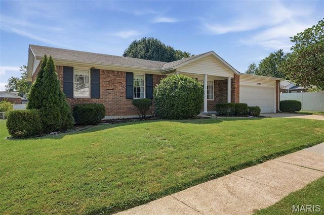 4530 Firelight Drive, Oakville, MO 63129