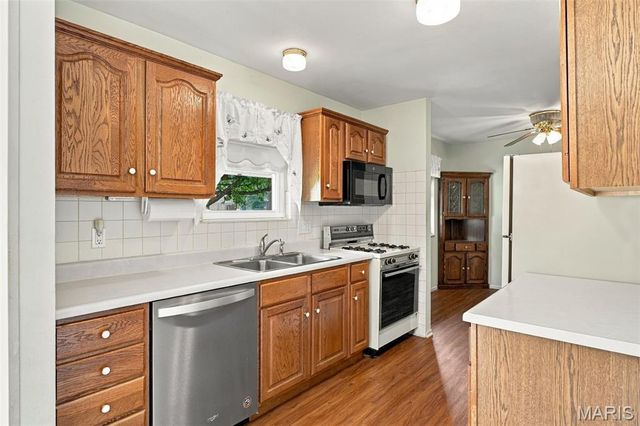4530 Firelight Drive, Oakville, MO 63129